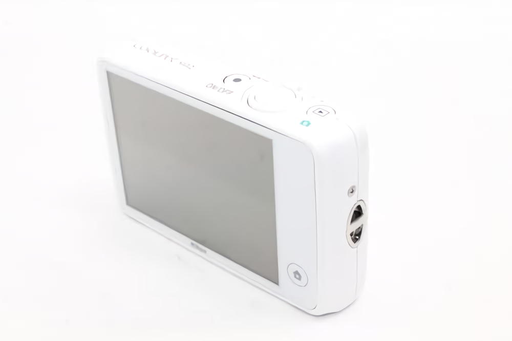 NIKON COOLPIX S02 White 13.2MP 3x Zoom Compact Digital Camera Used