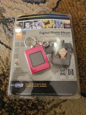 Digital Photo Album with Keychain
