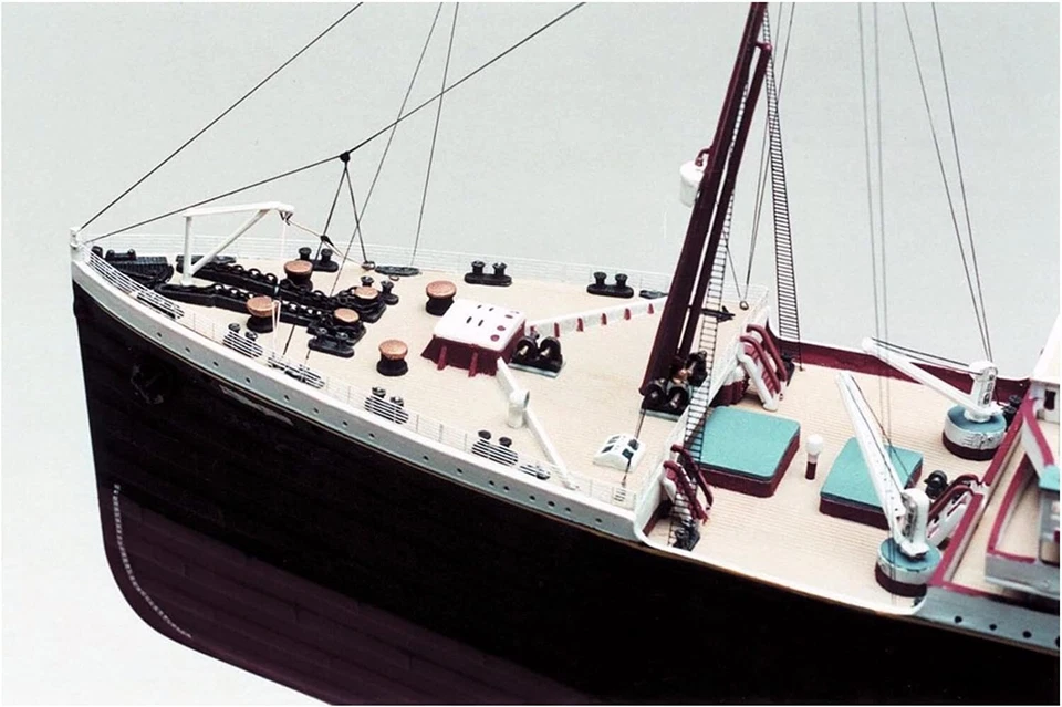 Minicraft Models RMS Titanic Deluxe Edition - Image 3 of 4