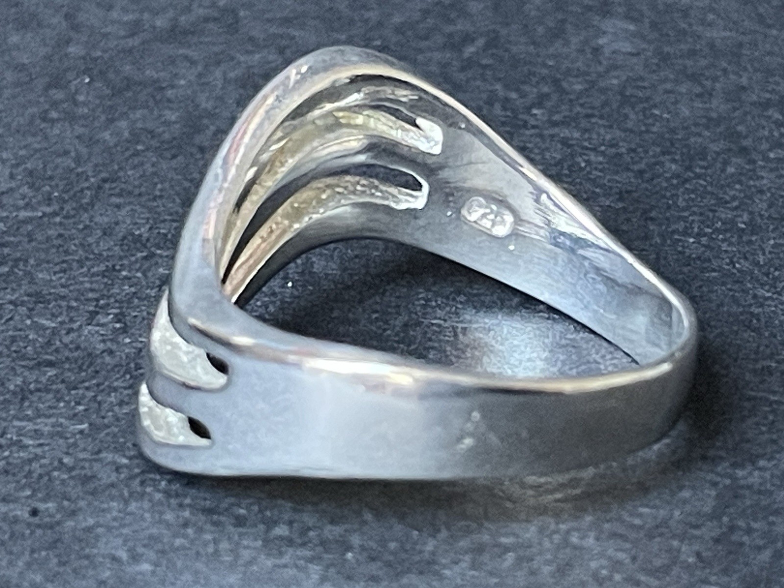 Stunning  Solid .925 Sterling Silver Ring. Size S? - image 4