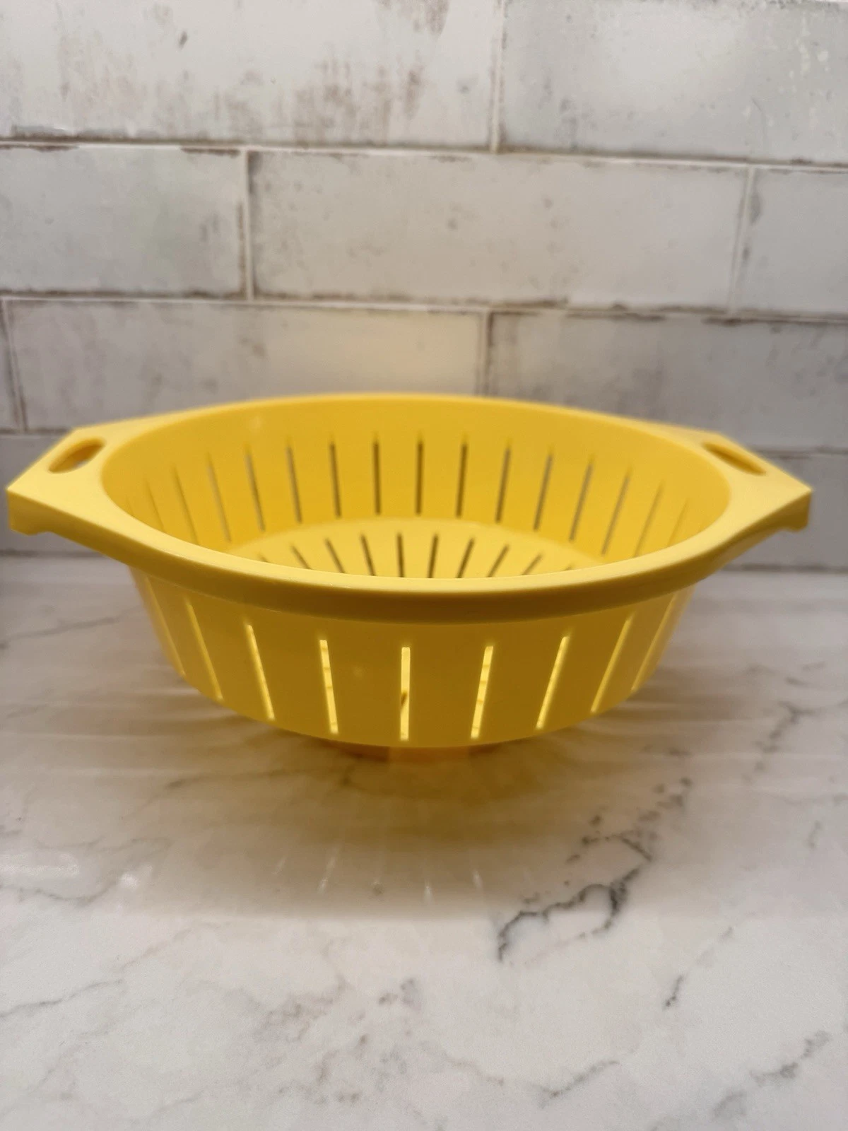Retro Kitchen Plastic Strainer Colander Harvest Gold Vintage Slotted 9.5" Round
Opens in a new windo