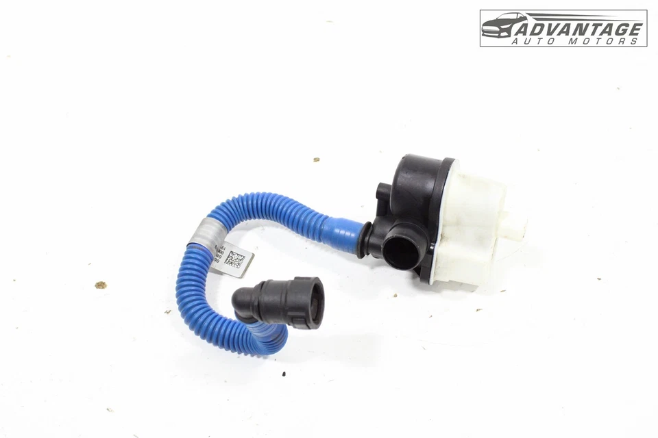 Bomba y manguera de detección de fugas Maserati Quattroporte 2014-16 OEM Foto 3 de 4