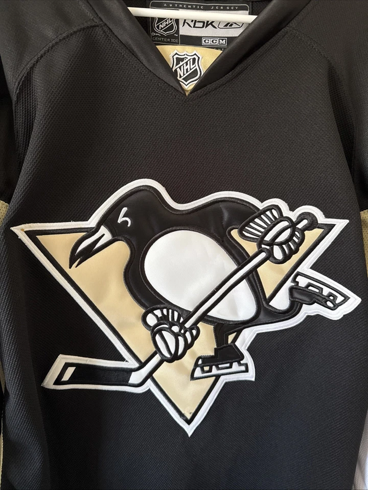 Camiseta deportiva para hombre Reebok Pittsburgh Penguins Kris Letang #58 NHL talla 54 - negra Foto 2 de 4
