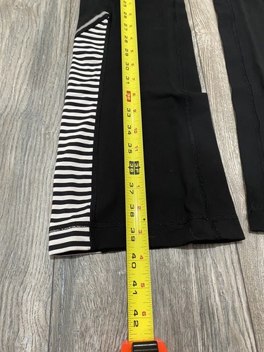 Lululemon Run Ice Queen Flare Pants Black White Stripe Size 4 - Picture 5 of 12