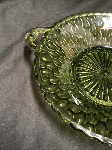 Vtg green 9" depression glass, Anchor Hkng, candy/nut serving dish with handles - Picture 8 of 8