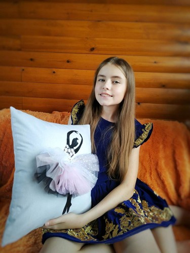 Dekokissen Ballerina Handarbeit Kissen auf Bestellung - Bild 11 von 12