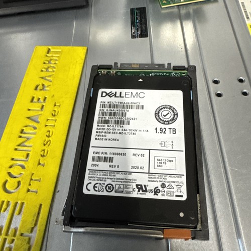 Samsung EMC 1.92TB PM1633 SAS 12G SSD 2.5" 118000202 MZILS1T9HCHP-000C3 5051747 - Picture 2 of 10