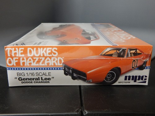 MPC Dukes of Hazzard ‘69 Dodge Charger Orange General Lee Model Kit Sealed 1/16 - Picture 4 of 5