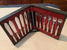 GOOD 1930’s CASED SET OF 12 CHROMIUM PLATE FISH CUTLERY