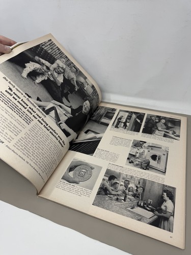 Lot of 2 Life Magazines - JFK John F Kennedy Assassination Nov 29+Dec 6, 1963 - Picture 8 of 24