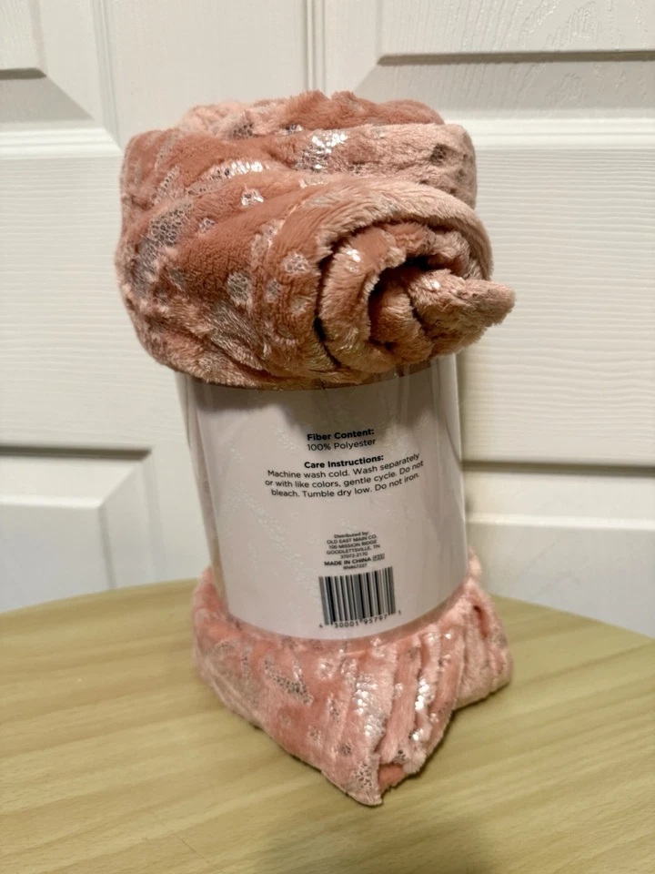 NWT Comfort Bay Peach Metallic Accents Throw Relaxing Blanket Velvet 50 x 60 in - Image 2 of 4