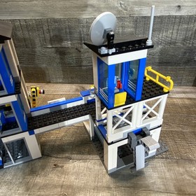 LEGO CITY Police Station (60141) Complete Set & Minifigs No Box or Instructions