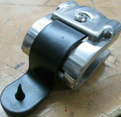 KURYAKYN 600004 REPLACEMENT CLAMP Cruise Foot Peg Hinged Clamp GL1500 + VALKYRIE