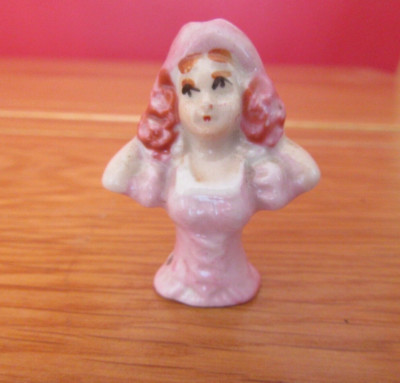 Vintage Nadelkissen rosa Porzellan kleine Halbpuppe