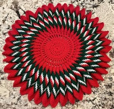 Vtg Hand Crocheted Christmas Centerpiece 17" White Red Green Yarn Doily Doilie