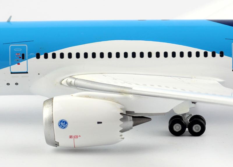1:200 JC Wings Diecast Aircraft Model Arkefly Dreamliner