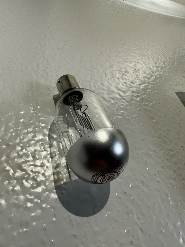 CYC projector lamp projection light bulb 115v 300w, nos Kondo brand - Image 3 of 3