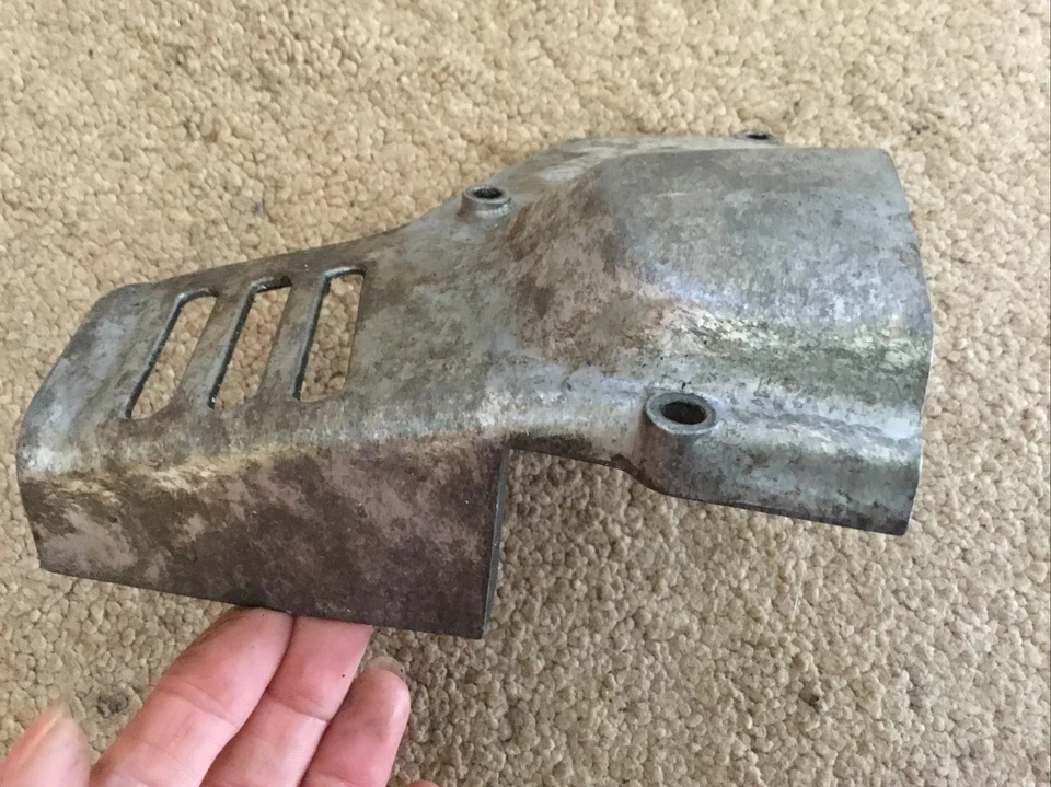 Carcasa cubierta piñón del motor Honda CB200 CB 200 (Ref-5) Foto 4 de 4