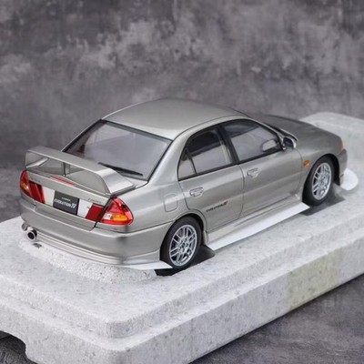 Motorhelix MH 1/18 Mitsubishi Lancer Evolution IV Steel Silver Met