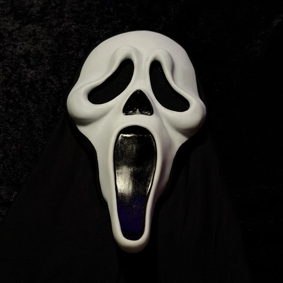 Deluxe Scream (1996) Modified Screen-Accurate EU Mask - Image 4 of 4
