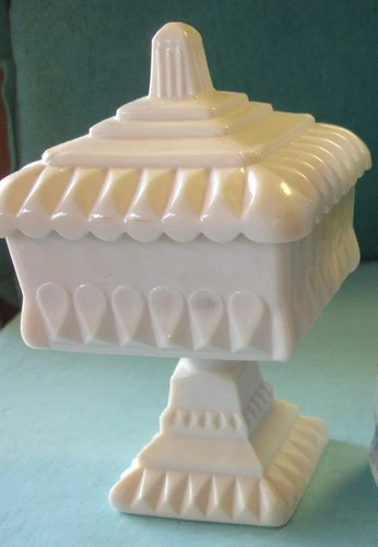 Jeannette Pink Milk Glass Wedding Compote Excellent Shape w Lid Candy Bowl