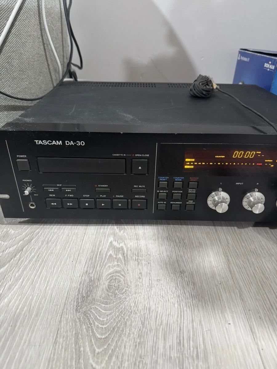 その他 TASCAM DAT DA-302 | Dual Well DAT Recorder | TASCAM | International Website