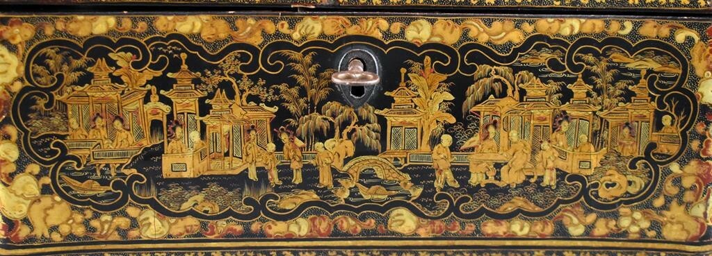 Chinese Export Tea Caddy circa 1830 melon shape, regency gilded