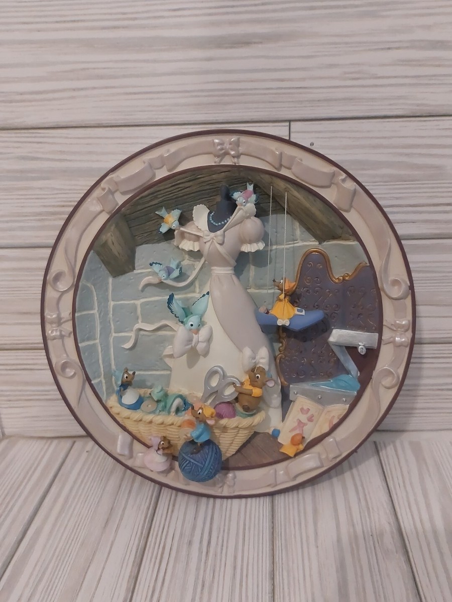 Rare Disney 3D Cinderella Collectible Plate 