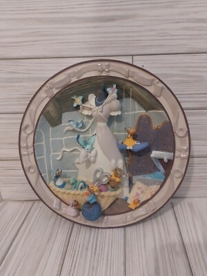 シンデレラ　リミテッドプレート　ディズニー　ピンクドレス　3D　お皿 Rare Disney 3D Cinderella Collectible Plate 