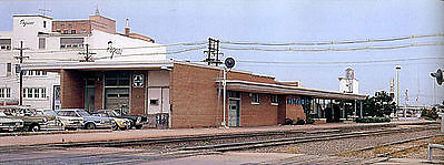 Walthers Cornerstone 933-4064 HO Scale Modern Brick Santa Fe Station -- Kit