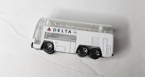Real Toy White Delta Double Decker Bus, Made in China, 1:64 scale - Picture 6 of 11