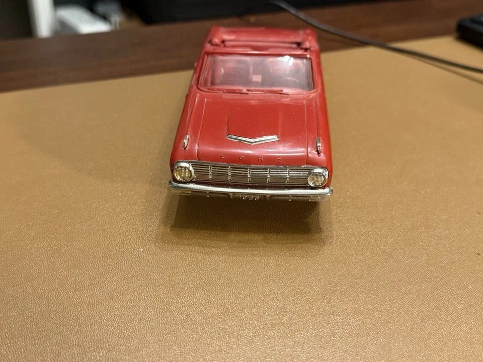 AMT 1/25 dealer promo car 1963 Ford Falcon Conv Rangoon Red W/original Box! - Image 3 of 4