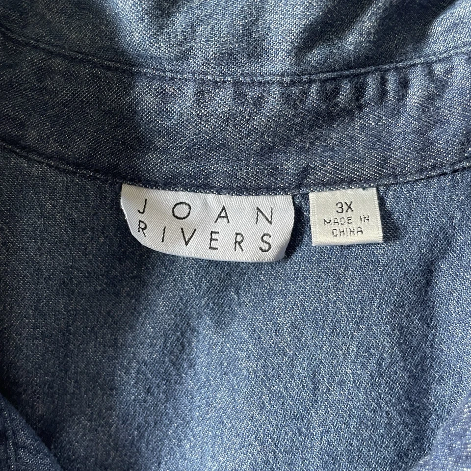 Camisa Joan Rivers feminina jeans azul manga longa com botões e bolsos laterais 3X - Imagem 2 de 4