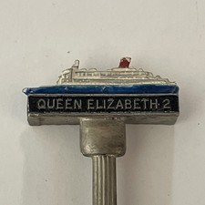 Queen Elizabeth 2 Vintage Souvenir Spoon Collectible