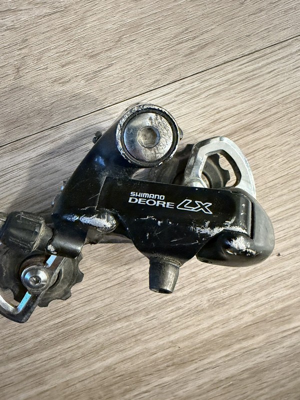 Shimano Deore rear derailleur. Long cage. RD M-560. 