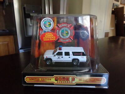 1998 GMC SUBURBAN LAS VEGAS FIRE DEPT 1/64 CODE 3 COLLECTIBLE LTD