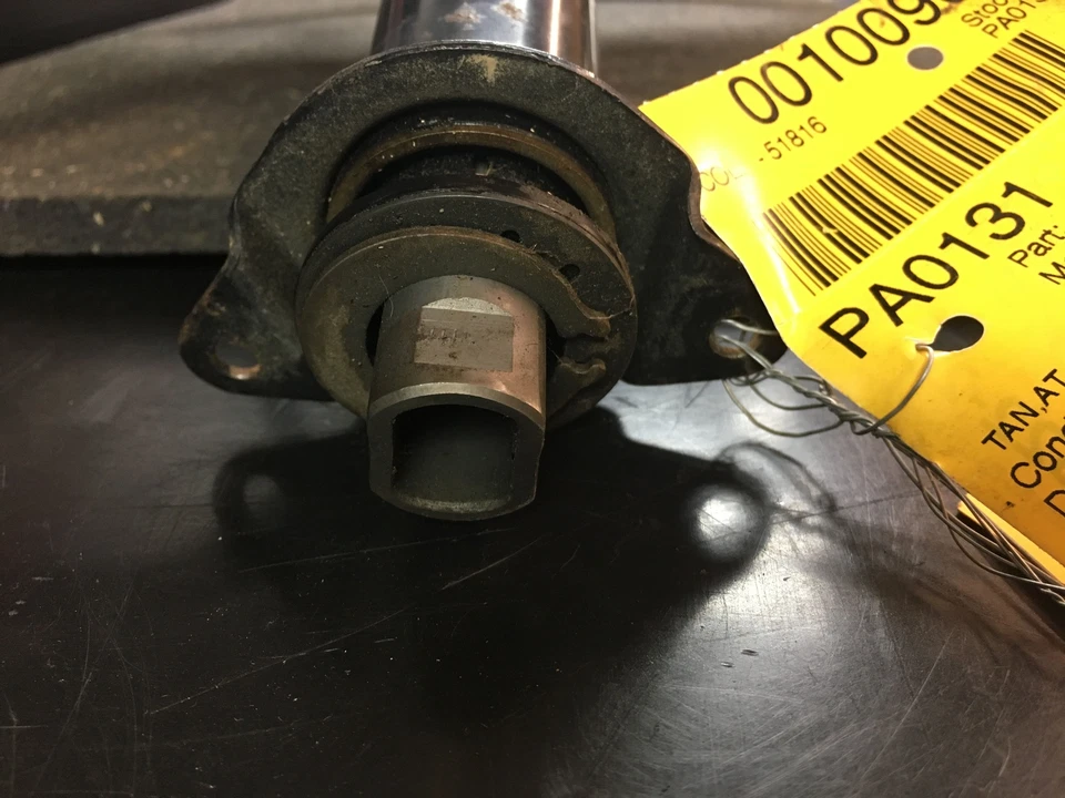 Mercedes Benz 240D 1983 montaje de columna de dirección Foto 2 de 4