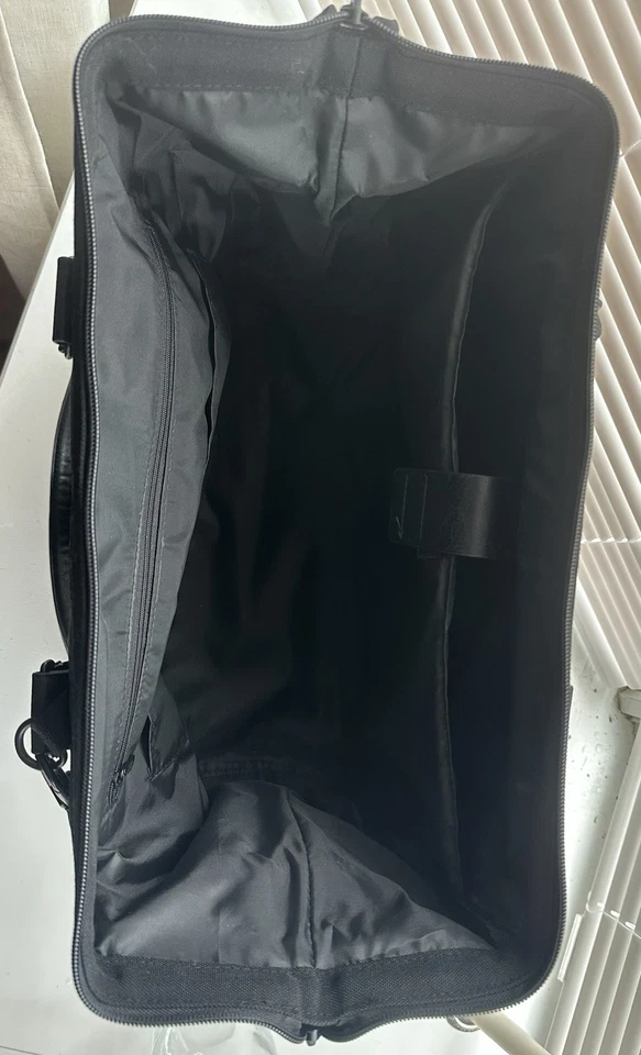 Bolso Beis Weekender Negro Regular Correa Ajustable Correa para el Hombro Foto 3 de 4