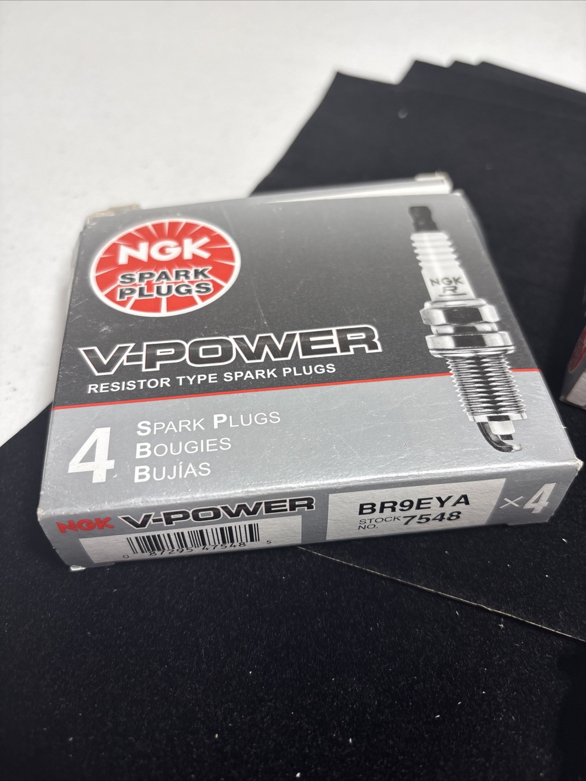 NGK BR9EYA NGK # 7548 SPARK PLUGS BRAND NEW BOX OF 4