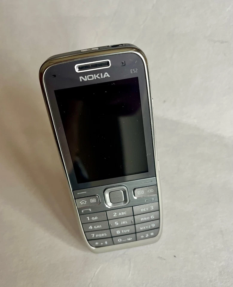 Business Mobile Handy NOKIA Eseries E52-1 Type RM-469 silber-grau / viele Extras - Bild 4 von 4