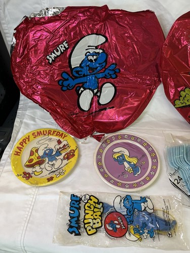 VINTAGE Smurf Party Lot 1982 Plates Napkins Balloons Blowouts Bags Forks - Picture 2 of 7