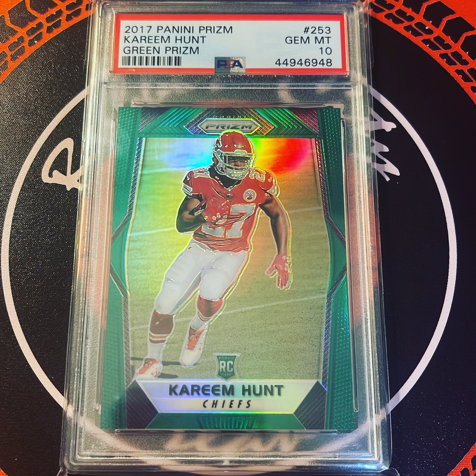 2017 Panini Prizm #253 Kareem Hunt Green Prizm Rookie PSA 10 Pop 6