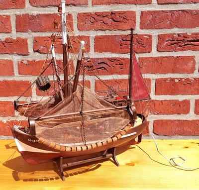 SL 3209 alter Borkum Kutter Fischer aus Holz und Beleuchtung