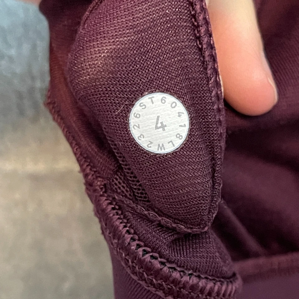 lululemon Energy Bra Medium Support Yoga Training All Sport Comfort Stretch 4 - Image 4 of 4