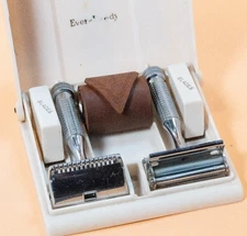 Rare Eever-Ready Streamline Razor Set