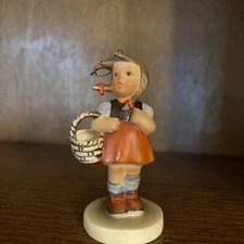 Vintage A Reproduction By Schmid 1984 2nd Edition Girl Figurine Berta Hummel