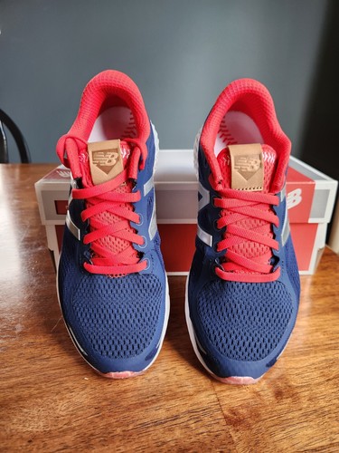 New Balance Boston RED Sox Fenway Women's Size 6.5 B Medium Shoes - Picture 3 of 7
