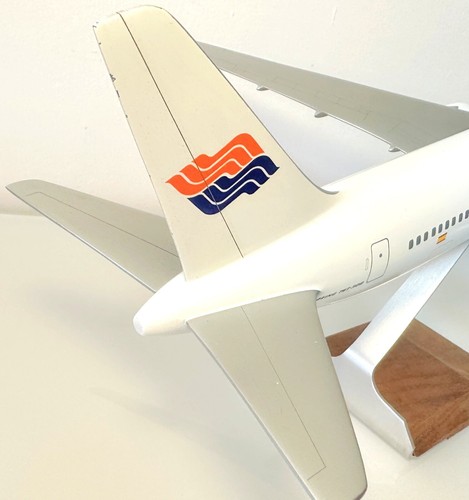 Boeing 767-300 Spanair 1990's Large Corporate Collectors Model Scale 1:100 - Foto 8 di 15