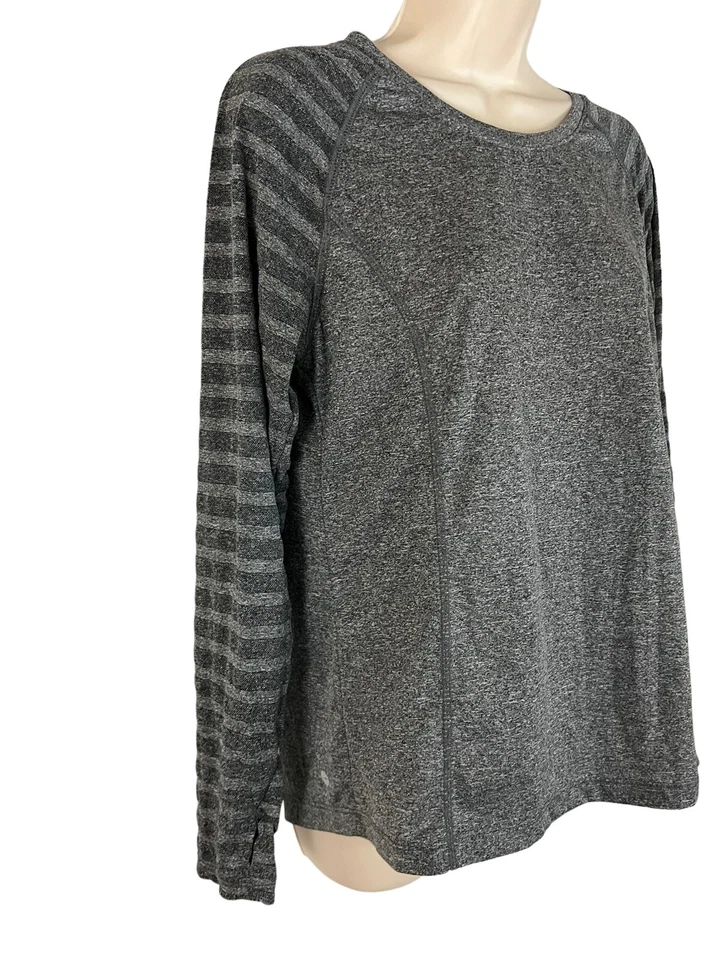 Top deportivo AVIA gris jaspeado a rayas manga larga talla L (12-14) dobladillo alto bajo usado en excelente estado Foto 3 de 4