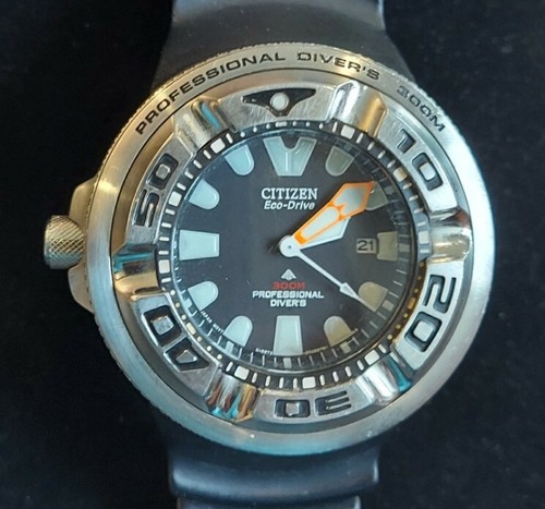 MINT! Citizen Eco-Drive 300 M 